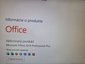 PC s monitorom a klávesnicou - 7