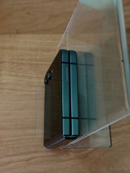 PREDANÉ Dobrý deň Ponúkam na predaj Samsung Galaxy Z Flip 5 - 7