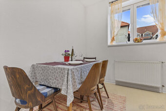 3 izbový byt, 80 m2, podkrovie 65 m2, Prostredná ul. BÝV - 7