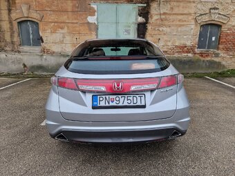 Honda Civic VIII 1.8 i-VTEC Ufo - 7