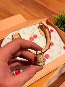 Louis Vuitton cherry kabelka - 7