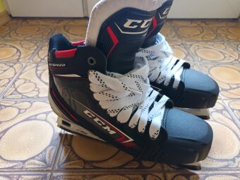 Brankárske korčule CCM Jetspeed FT2, 8,5 D, (užší provedení) - 7