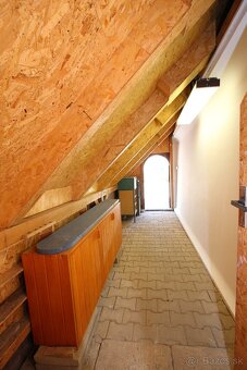 Garáž so skladom a pivnicou - 7