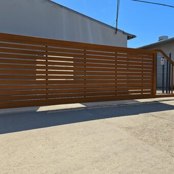 Samonosná brána - 7