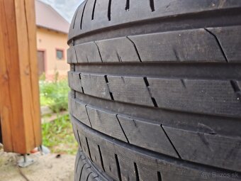 235/40R19 - 7