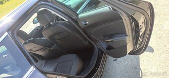 Opel Astra Sports Tourer (2011) - 7