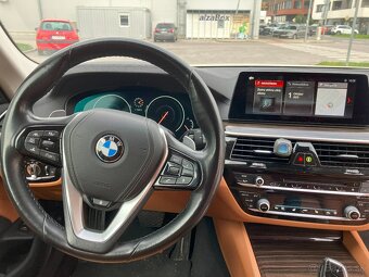 BMW 540i xDrive - 7