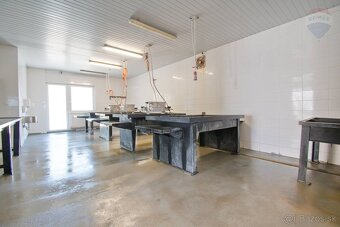 Na predaj komerčná budova, 172 m2, pozemok 411 m2, Lehnice - 7