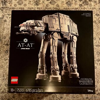 LEGO Star Wars: AT-AT (75313) - 7