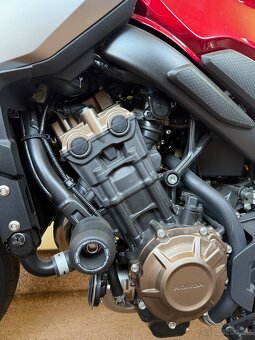 Honda CB650R - 7
