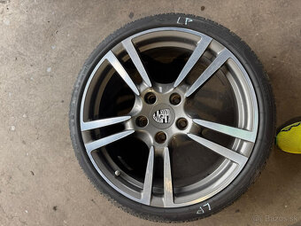 Predám sadu PNEU - PORSCHE 911 - 7