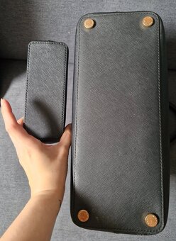 NOVA Michael Kors kozmeticka taska a cierno zlata kabelka - 7