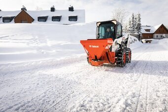 Predám posypové zariadenie na soľ zn. Bobcat. - 7