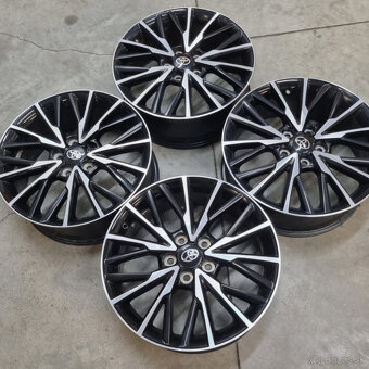 Hliníkové Toyota disky 5x114,3 R18 7J ET50 - 7