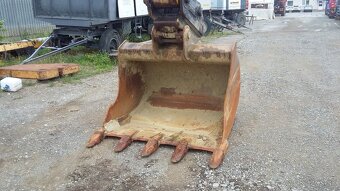 pásové rýpadlo JCB JS210LC - 7