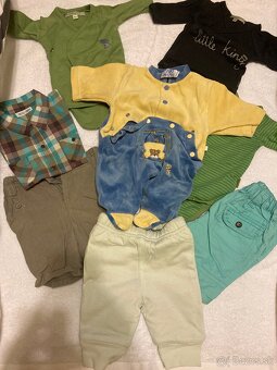 Celá krabica s oblečením pre batoľa (55 ks) - 7