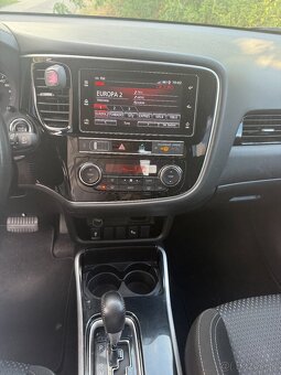 Mitsubishi Outlander 2.0 MIVEC Intense CVT - 7