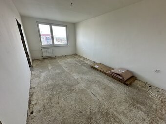 Veľký 2 izbový byt pripravený na rekonštrukciu 64m2, 7/7 - 7