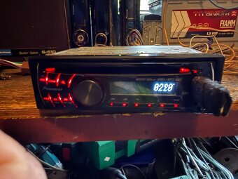 Kenwood DPX3000U  SONY CDX-G1300U Pioneer DEH-3200UB - 7