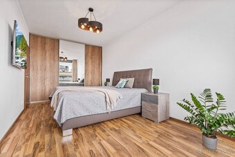 Predám slnečný-priestranný 2-izb. byt s parkovaním, NIVY - 7