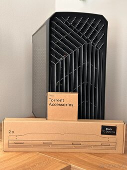 PC skrinka Fractal Design Torrent TG Dark - 7