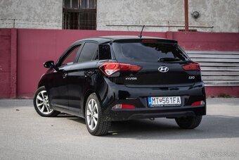 Hyundai i20 1.1 Black - 7