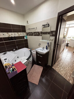 Prenajmeme veľký 3 izbový byt v Prievidzi na Zapotôčkach. - 7