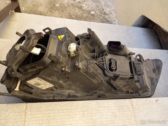 VW TOUAREG PRAVÝ BIXENON 7P1941754B - 7