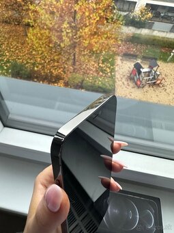 iPhone 12 Pro Max 256GB Graphite - 7