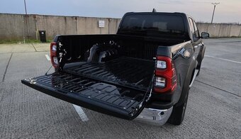 Toyota Hilux 2.8 D Double Cab 6AT Executive - 7