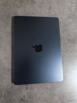 Macbook m3 13” 16GB RAM polnočný modrý - 7
