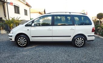 VOLKSWAGEN SHARAN 2.0TDI 7MIEST SportLine 103KW - XENON - 7