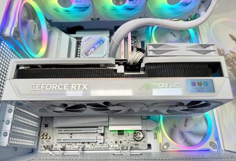 Ryzen 7 9800x3D, RTX 5090 32GB, 64GB RAM, 4TB SSD,1200W - 7