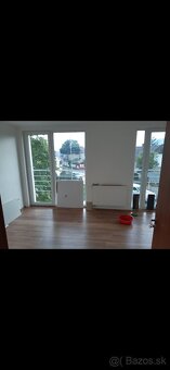 Prenajmem 3 izbovy byt v Novych Zamkoch - 7