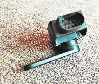 snímač výšky vozidla na BMW - 7