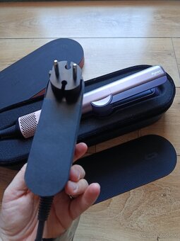 Zehlička na vlasy Dyson Airstrait - 7