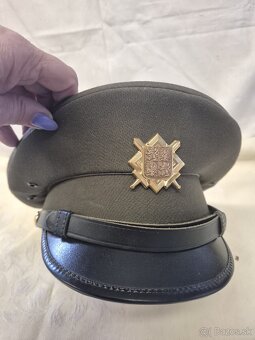 Predam vojenske capice a flase - 7