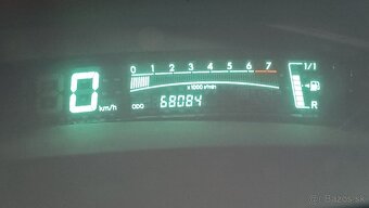 Toyota yaris 1,3 benzín 2008 68700 km - 7