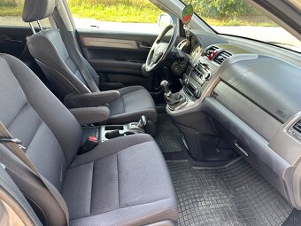 Predám Hondu CR-V - 7