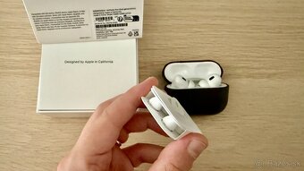 Apple AirPods Pro 2022 + Nomad Leather Case Brown - 7