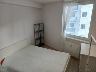 Prenajmem 3 izbovy byt - 7