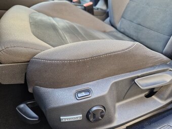 VW Golf 2,0 TDI 110kW Alcantara Highline 133000km Kombi ťažn - 7