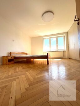 Prenájom 2- izbový byt so záhradou a garážou v centre Nitry - 7