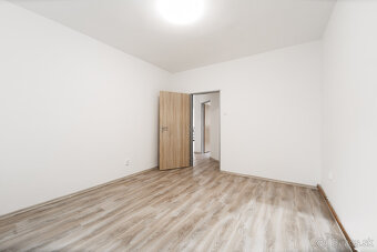 Na predaj priestranný 3-izbový byt s balkónom a loggiou v ob - 7