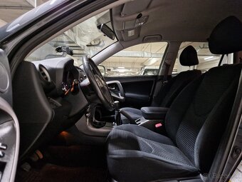 Rav4 8x kolesá 2.0 benzín 112kW 4x4 AWD - 7