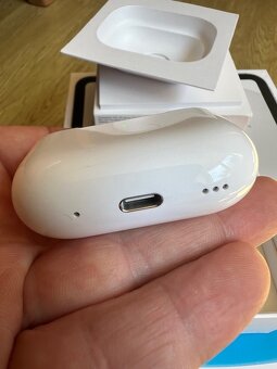 Apple AirPods Pro (2. generácie) s MagSafe puzdrom (USB-C) - 7