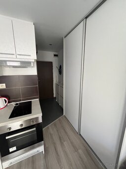 Predaj garsónka Levice, 20m2 + balkón, v centre mesta - 7