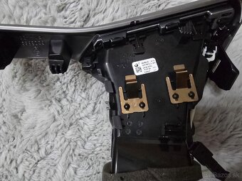 ⚪️ Predám interiérové lišty – BMW G20/G21 (strieborné) - 7