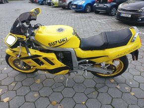 Suzuki gsx750r - 7