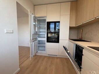 Na predaj kompletne zrekonštruovaný 3 izb. byt, Trenčín, ul. - 7